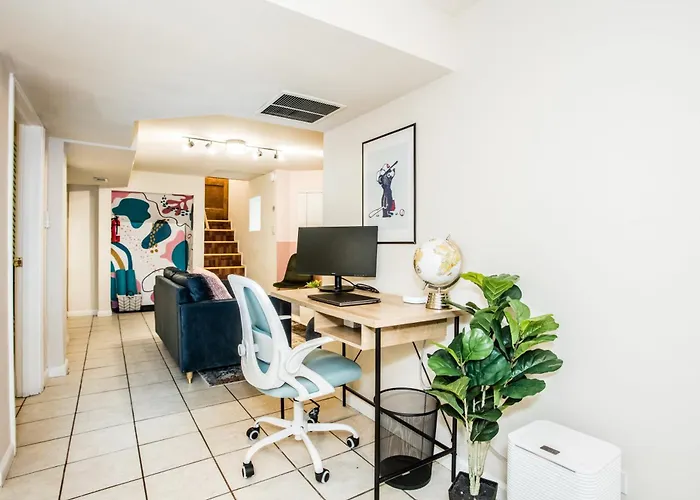 Apartment Walk To Train L Near Attractions And Ord L Free Parking L Patio Chicago