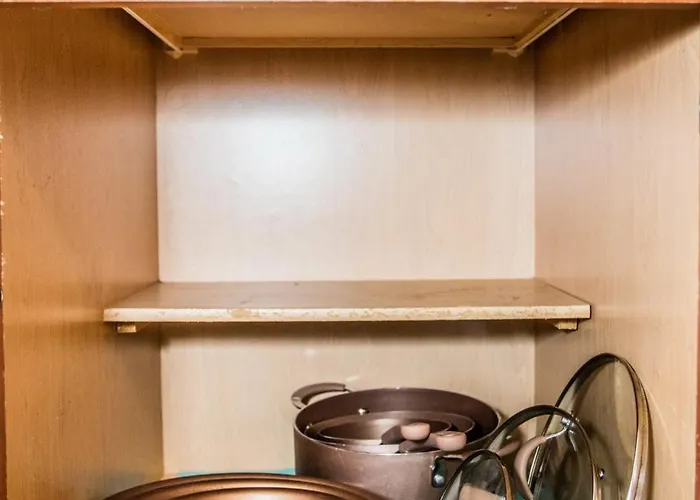 Apartment Walk To Train L Near Attractions And Ord L Free Parking L Patio Chicago